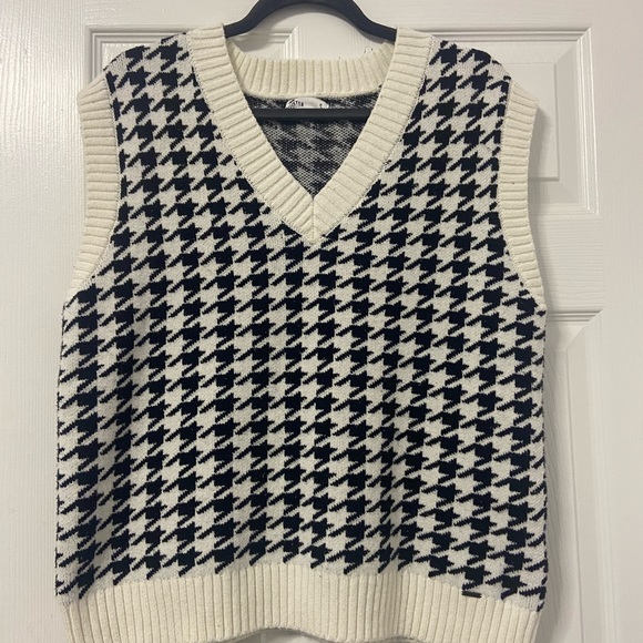 Hollister checkered sweater vest - Picture 2 of 3